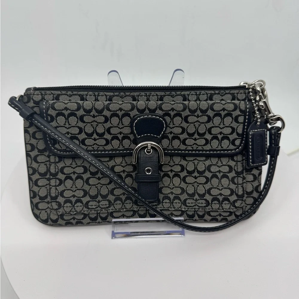 Coach Vintage Soho Black Mini Signature wristlet in EUC